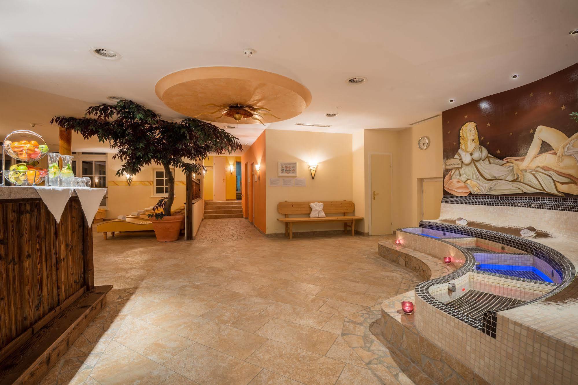 Hotel Gasthof Bruecke Майерхофен Екстериор снимка